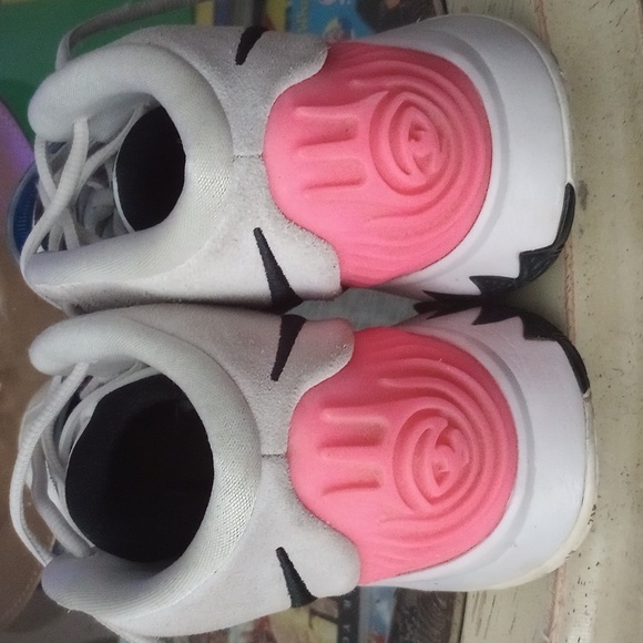 Nike Kyrie 6 "Animal" - Picture 3 of 4